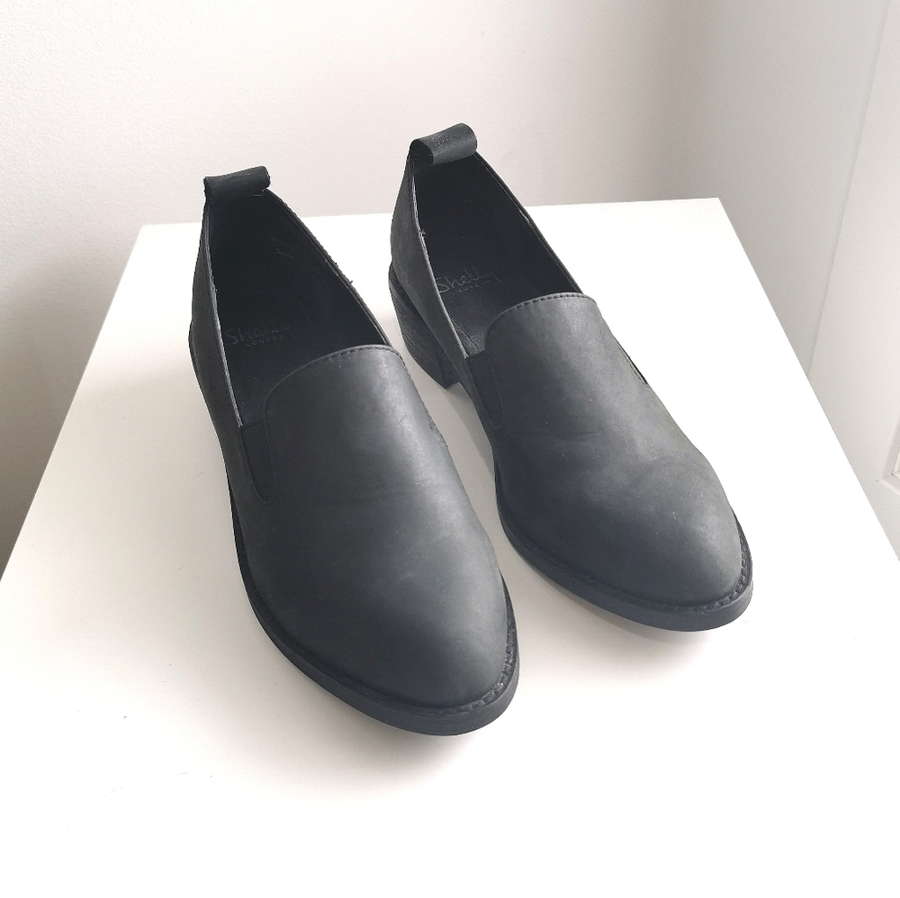 Heeled flats